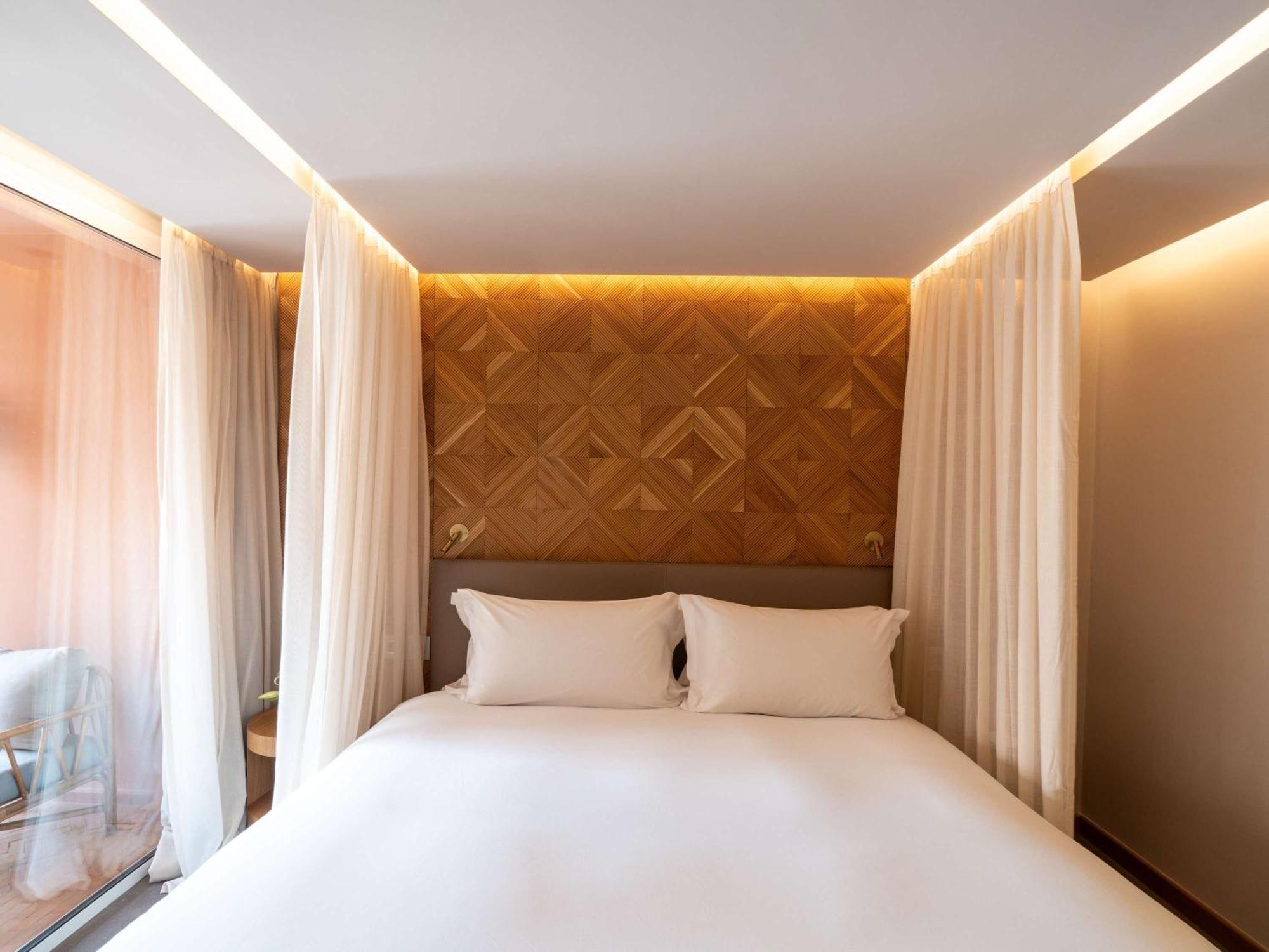 Sofitel Marrakech Palais Imperial & Spa Marrakesh Exterior photo A bedroom at the hotel